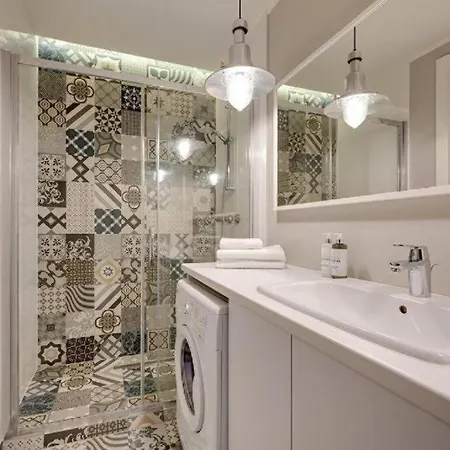 Urban Nest Group - Torunska 15 *